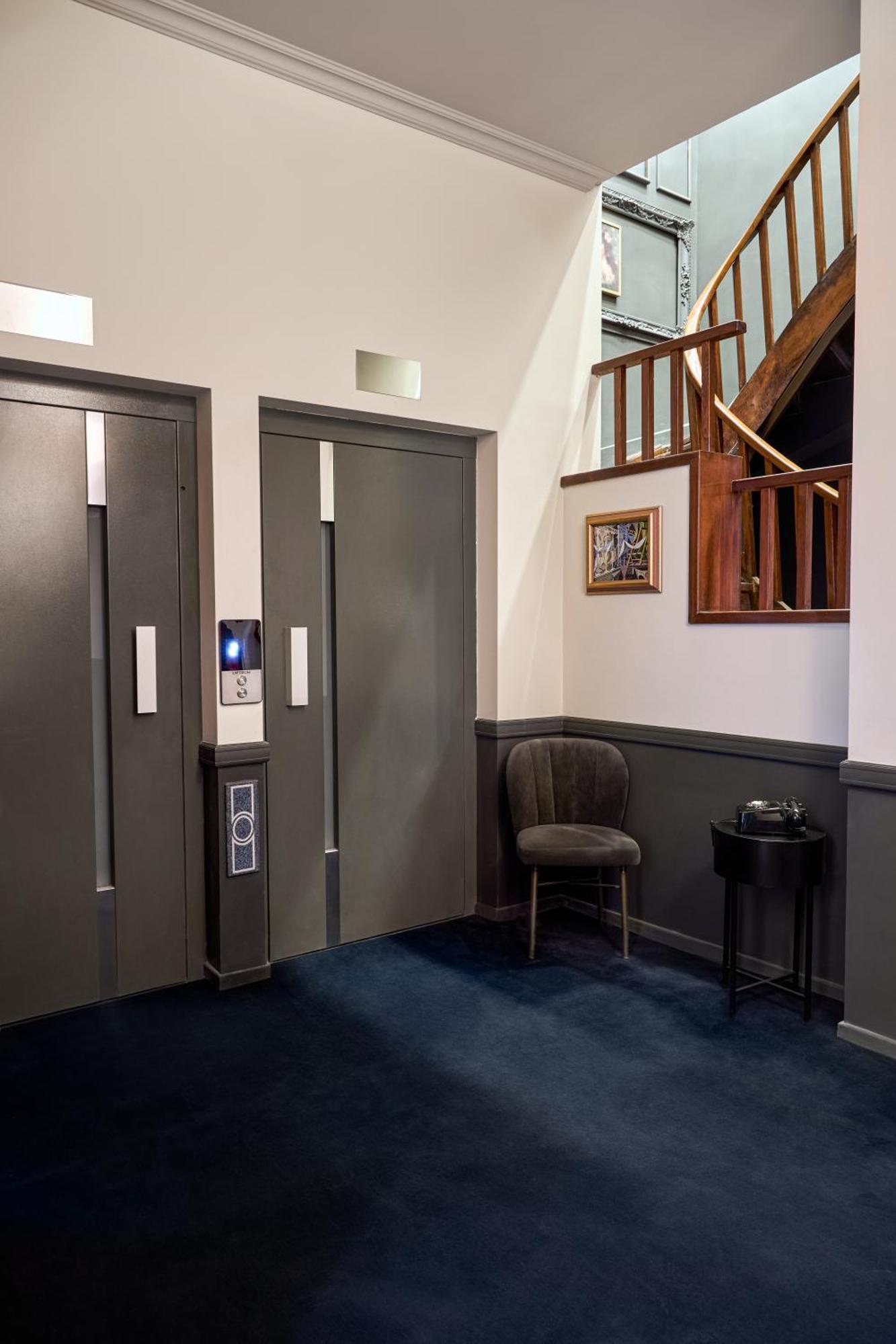 Soho Athinas 60 Hotel Атина Екстериор снимка