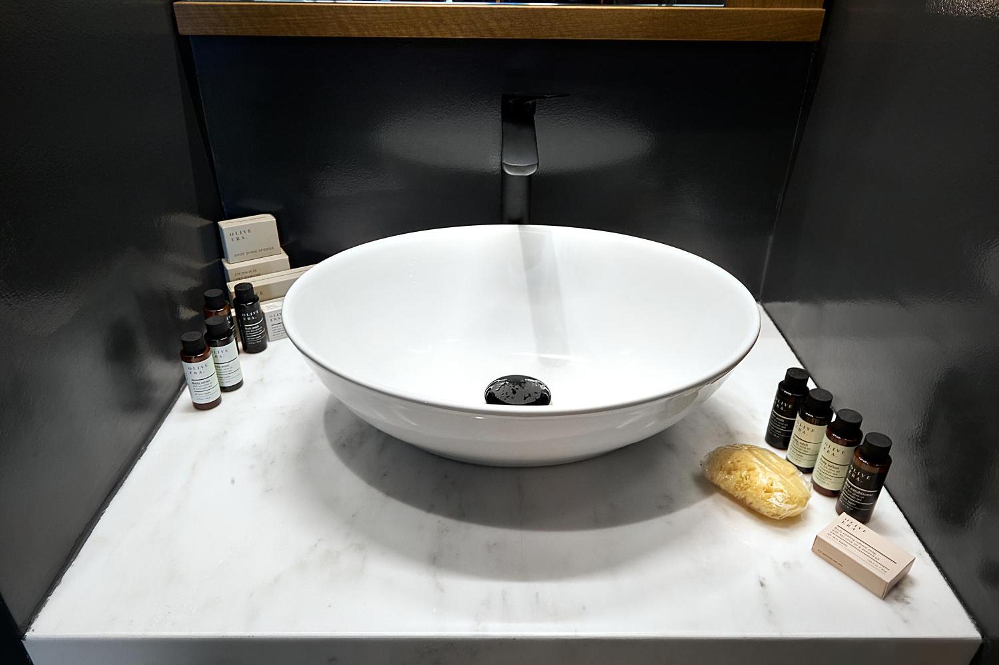 Soho Athinas 60 Hotel Атина Екстериор снимка