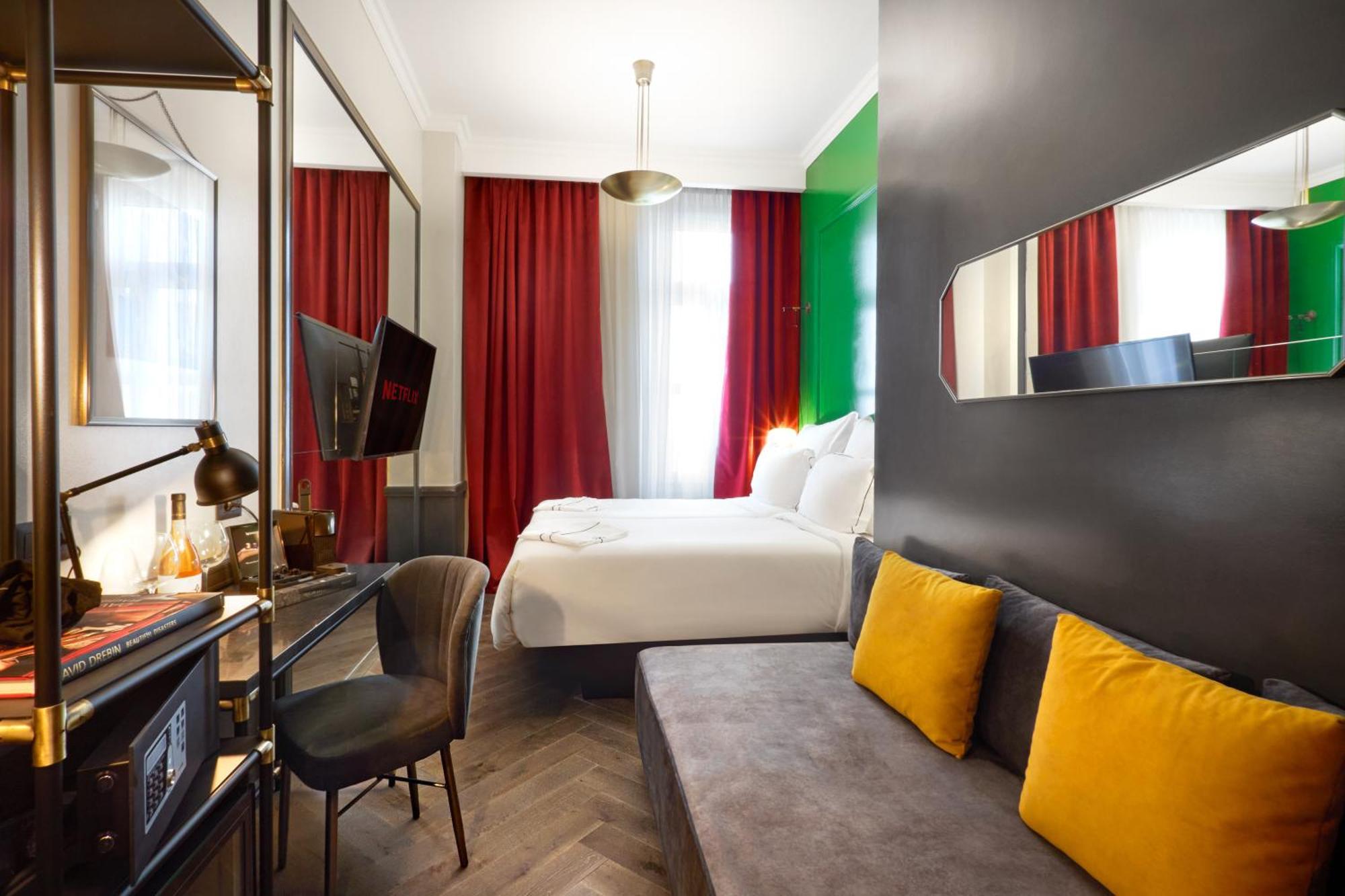 Soho Athinas 60 Hotel Атина Екстериор снимка